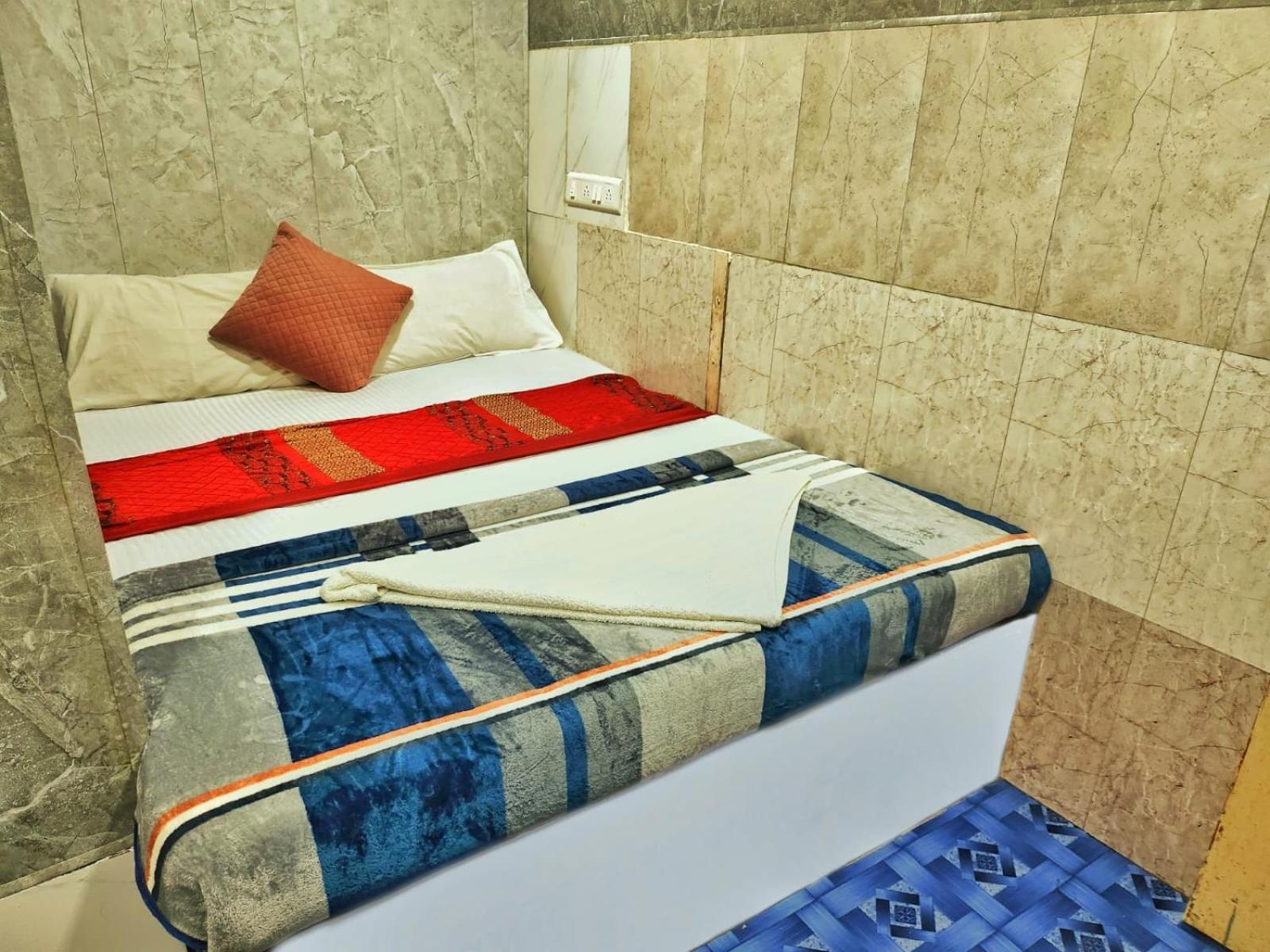 Amaan Hotel Bombay Esterno foto