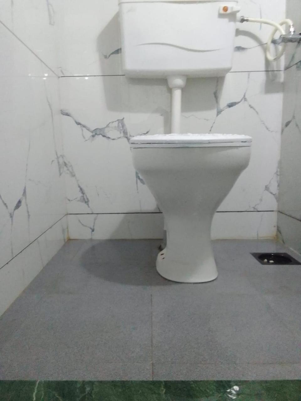 Amaan Hotel Bombay Esterno foto