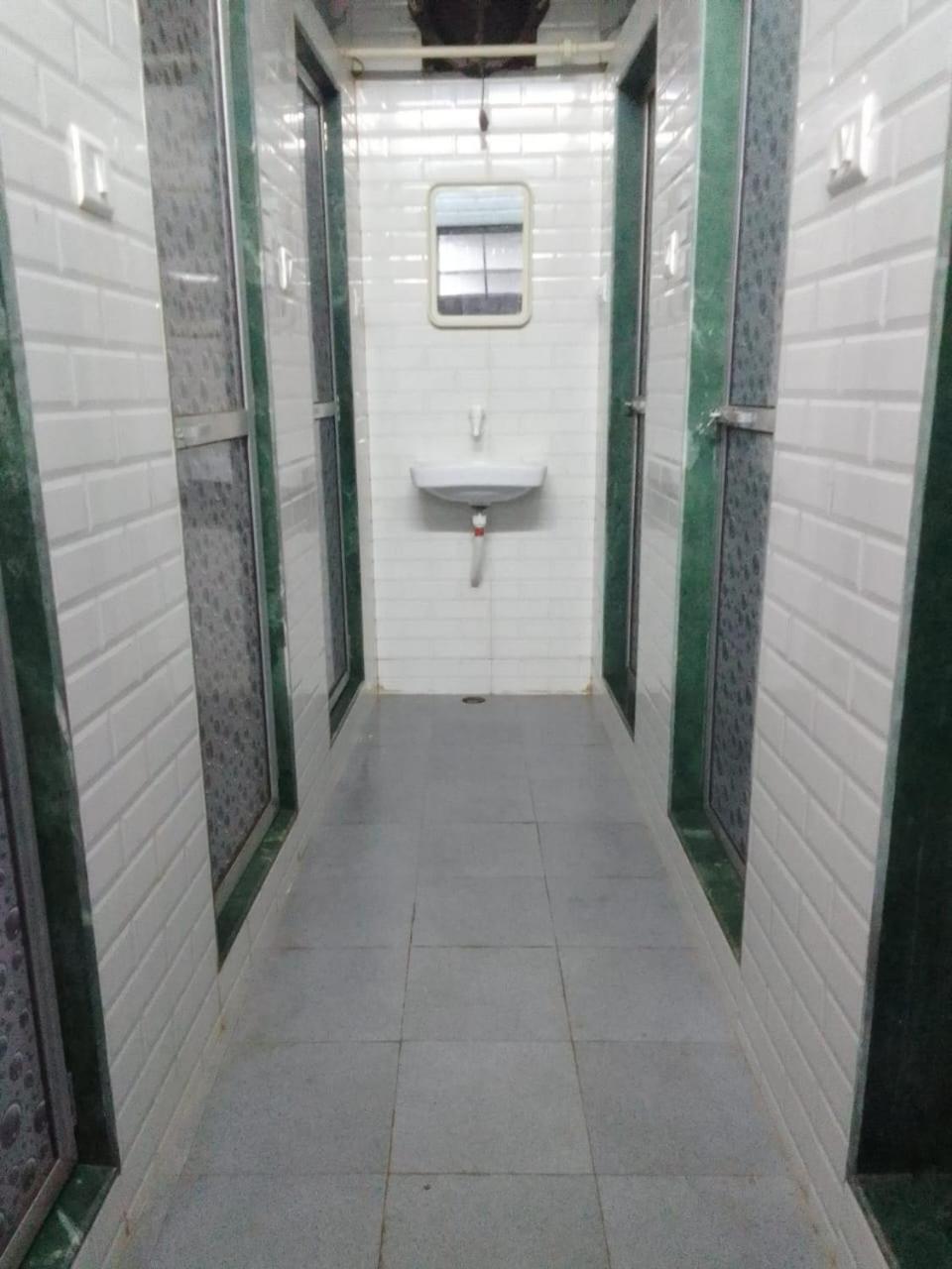 Amaan Hotel Bombay Esterno foto
